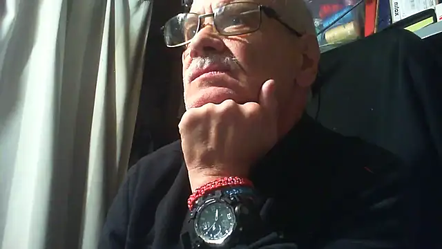 Snapshot of nonnomaturobisex chatting on 10/16/25, 08:15 nonnomaturobisex online show from 10/16/25, 08:15