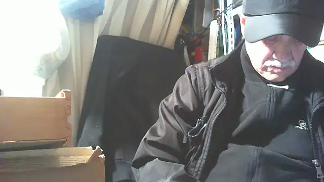 Snapshot of nonnomaturobisex chatting on 10/21/25, 03:13 nonnomaturobisex online show from 10/21/25, 03:13