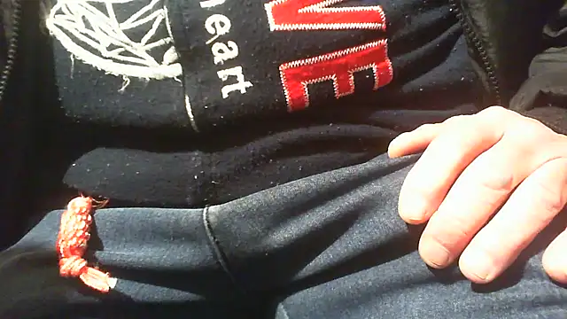 Snapshot of nonnomaturobisex chatting on 11/08/25, 08:14 nonnomaturobisex online show from 11/08/25, 08:14