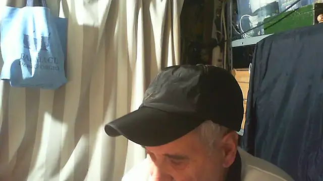 Snapshot of nonnomaturobisex chatting on 11/09/25, 09:07 nonnomaturobisex online show from 11/09/25, 09:07