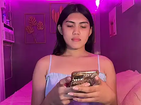 Delicate Savannah online show from 10/13/25, 03:34