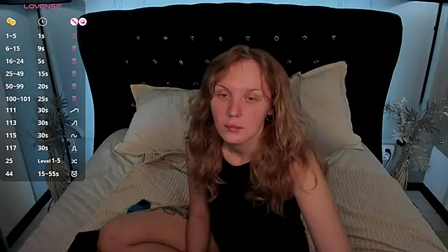 LianaFord online show from 01/28/25, 03:04