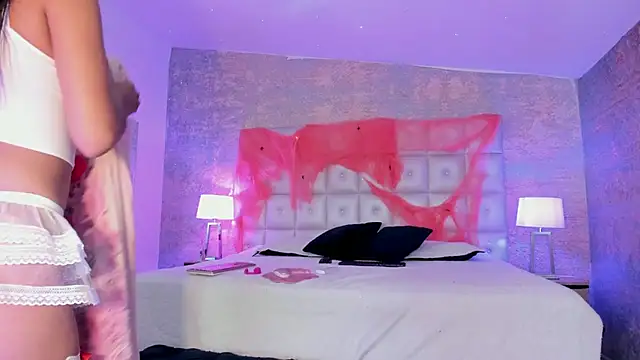 AntonellaRossi online show from 10/22/25, 07:46