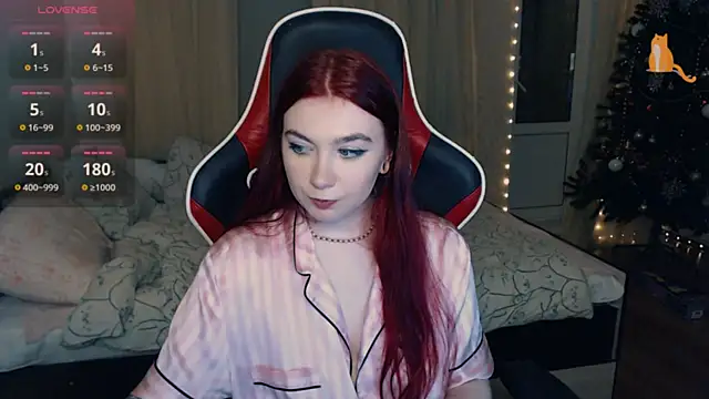 Cute lina online show from 12/25/24, 01:20