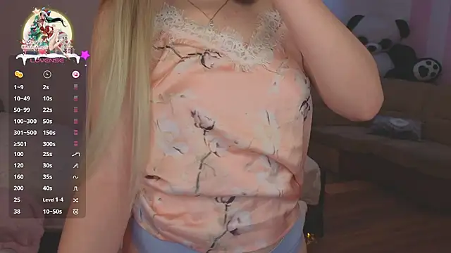 CyrilaPuff online show from 12/24/24, 05:27