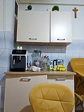 Snapshot of NathalieDream chatting on 10/27/25, 06:06 NathalieDream online show from 10/27/25, 06:06