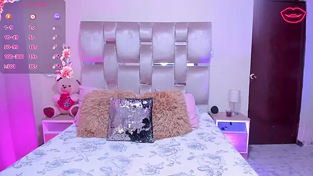 Snapshot of MelanyShayk chatting on 11/06/25, 04:46 MelanyShayk online show from 11/06/25, 04:46