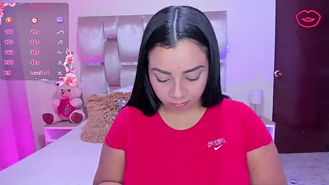 Snapshot of MelanyShayk chatting on 11/09/25, 02:21 MelanyShayk online show from 11/09/25, 02:21