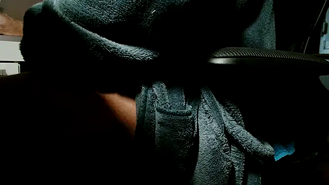 Snapshot of suedel65 chatting on 11/09/25, 04:11 suedel65 online show from 11/09/25, 04:11