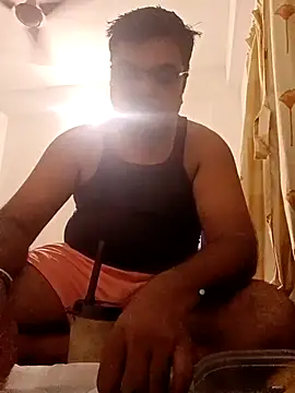 Snapshot of Desi_Londa_143 chatting on 09/23/25, 04:32 Desi Londa 143 online show from 09/23/25, 04:32