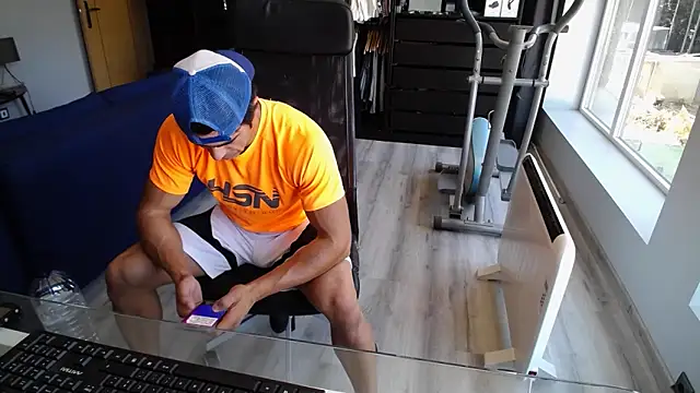 Snapshot of samricci21 chatting on 10/11/25, 09:52 samricci21 online show from 10/11/25, 09:52