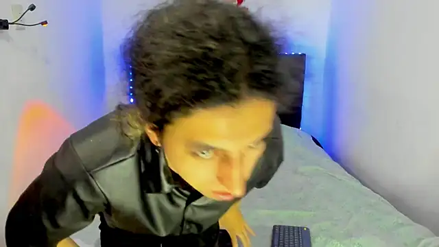 Snapshot of shelby__hotshoww chatting on 12/27/24, 11:39 shelby hotshoww online show from 12/27/24, 11:39