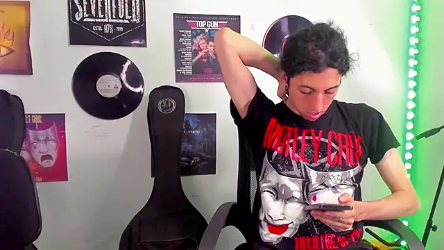 Snapshot of shelby__hotshoww chatting on 01/30/25, 12:16 shelby hotshoww online show from 01/30/25, 12:16