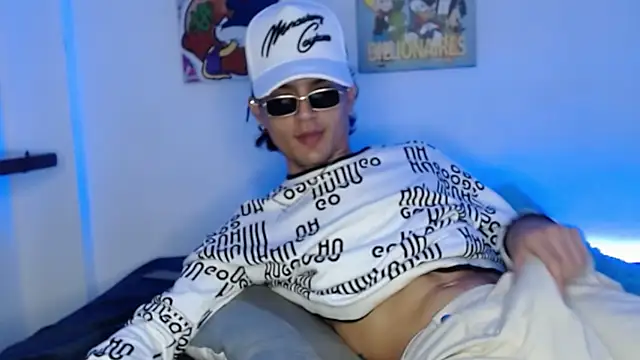 andersonZ998 online show from 02/20/25, 01:03