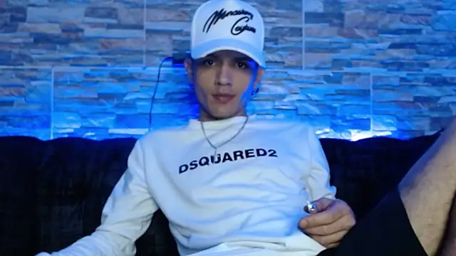 andersonZ998 online show from 03/18/25, 04:47