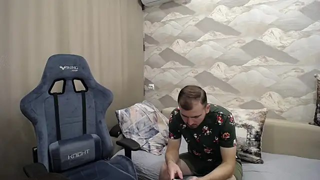 SerzhKorol1 online show from 10/17/25, 07:22