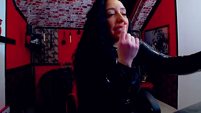 Snapshot of DommeBellatrix chatting on 01/14/25, 06:34 DommeBellatrix online show from 01/14/25, 06:34