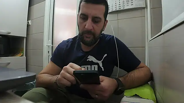 Snapshot of TigerOne19 chatting on 01/15/25, 05:15 TigerOne19 online show from 01/15/25, 05:15