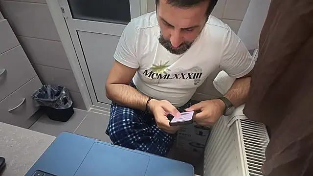 Snapshot of TigerOne19 chatting on 10/28/25, 07:16 TigerOne19 online show from 10/28/25, 07:16