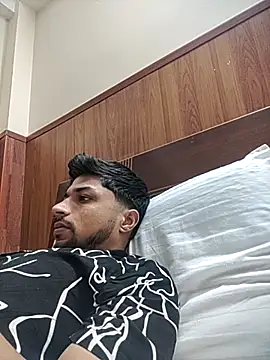  IRRESISTIBLE  online show from 10/06/25, 02:03