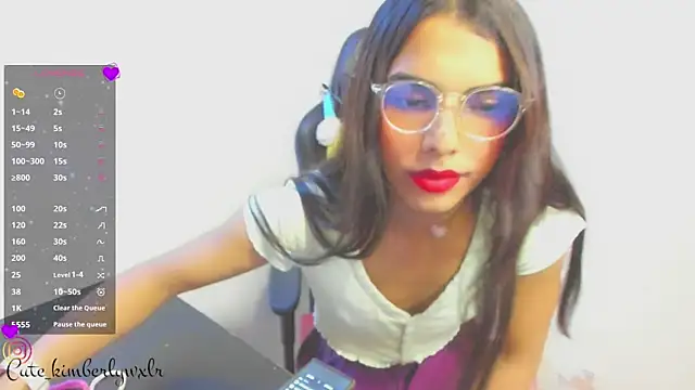 Kim Wexler online show from 10/27/25, 05:33