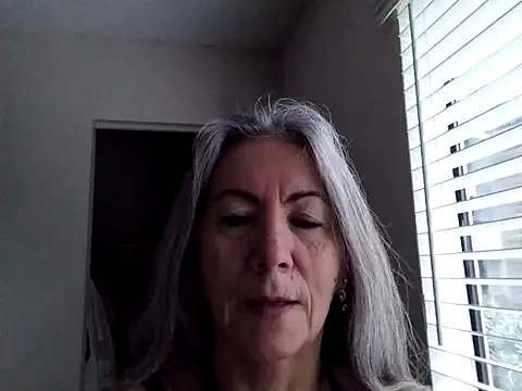 Snapshot of EvaRobinson chatting on 01/18/25, 01:29 EvaRobinson online show from 01/18/25, 01:29