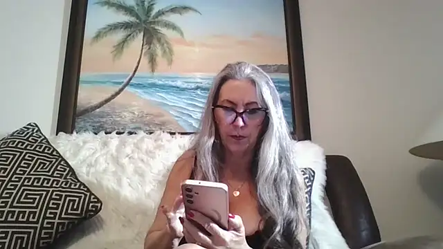 Snapshot of EvaRobinson chatting on 02/19/25, 12:14 EvaRobinson online show from 02/19/25, 12:14