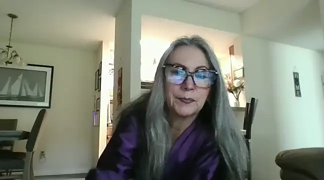 Snapshot of EvaRobinson chatting on 02/19/25, 06:00 EvaRobinson online show from 02/19/25, 06:00