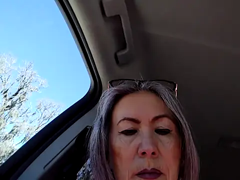 Snapshot of EvaRobinson chatting on 02/21/25, 03:21 EvaRobinson online show from 02/21/25, 03:21