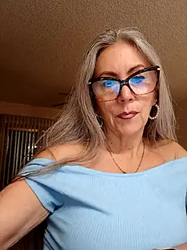Snapshot of EvaRobinson chatting on 03/13/25, 01:54 EvaRobinson online show from 03/13/25, 01:54