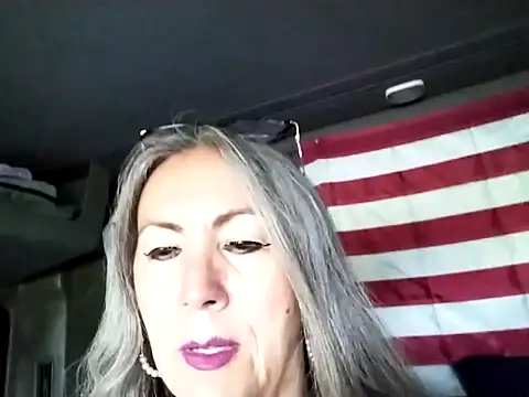 Snapshot of EvaRobinson chatting on 03/19/25, 11:36 EvaRobinson online show from 03/19/25, 11:36