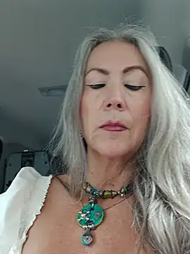 Snapshot of EvaRobinson chatting on 09/12/25, 04:29 EvaRobinson online show from 09/12/25, 04:29