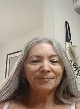 Snapshot of EvaRobinson chatting on 09/19/25, 05:24 EvaRobinson online show from 09/19/25, 05:24