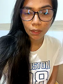 MauraGray online show from 10/13/25, 10:54