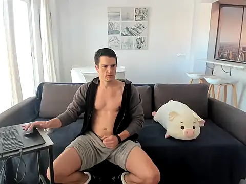 Snapshot of HeteroOli chatting on 02/02/25, 10:24 HeteroOli online show from 02/02/25, 10:24