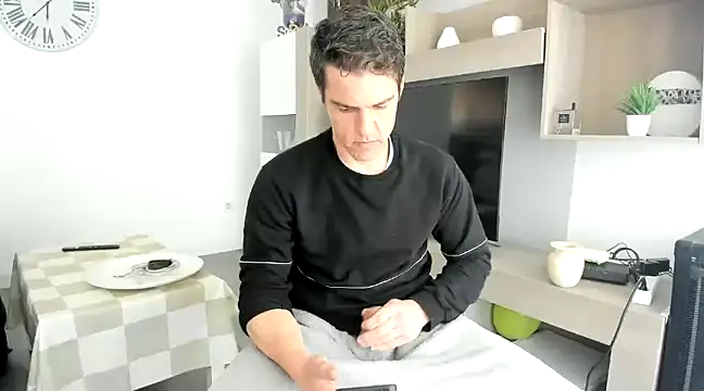 Snapshot of HeteroOli chatting on 02/07/25, 01:43 HeteroOli online show from 02/07/25, 01:43