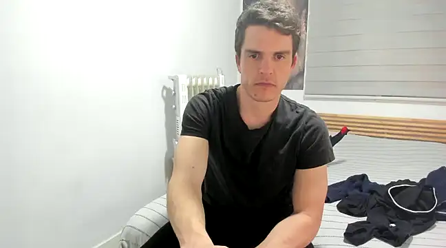 Snapshot of HeteroOli chatting on 02/10/25, 11:23 HeteroOli online show from 02/10/25, 11:23