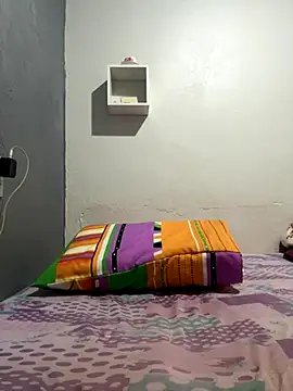 laisviana21 online show from 10/17/25, 06:54