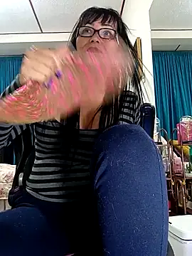 kelly dirty  online show from 10/18/25, 05:21