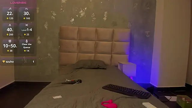 Snapshot of Megan_browns1 chatting on 11/03/25, 01:12 Megan browns1 online show from 11/03/25, 01:12