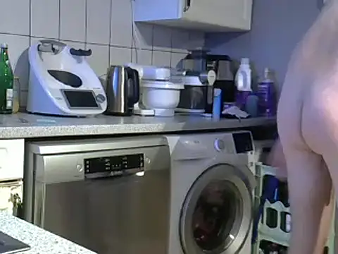 Snapshot of dragon77chelsi chatting on 01/18/25, 07:49 dragon77chelsi online show from 01/18/25, 07:49