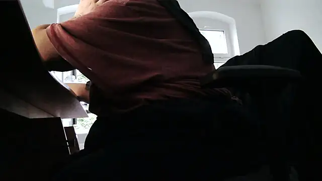 Snapshot of chubbysmallcock@xh chatting on 09/21/25, 04:41 chubbysmallcockxh online show from 09/21/25, 04:41