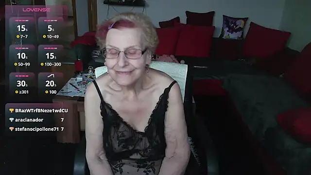 Snapshot of HeisseomaOriginal chatting on 01/17/25, 02:28 HeisseomaOriginal online show from 01/17/25, 02:28