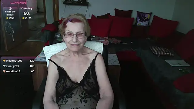 Snapshot of HeisseomaOriginal chatting on 02/25/25, 02:33 HeisseomaOriginal online show from 02/25/25, 02:33