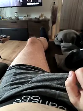 Snapshot of Andy7430 chatting on 02/12/25, 12:55 Andy7430 online show from 02/12/25, 12:55