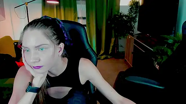 GrayceWild online show from 09/19/25, 05:53