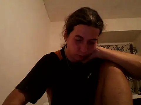 Snapshot of Tamilashaa chatting on 10/25/25, 04:24 Tamilashaa online show from 10/25/25, 04:24