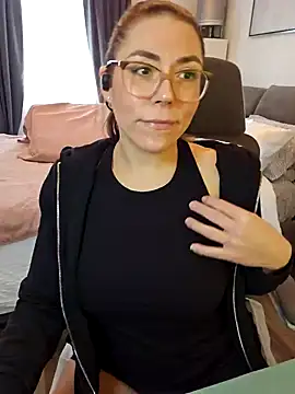 Snapshot of Ellie-L-Elizabeth chatting on 12/03/24, 04:39 Ellie-L-Elizabeth online show from 12/03/24, 04:39