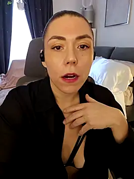 Snapshot of Ellie-L-Elizabeth chatting on 12/12/24, 03:59 Ellie-L-Elizabeth online show from 12/12/24, 03:59