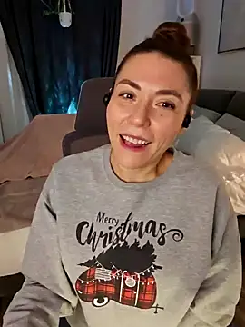 Snapshot of Ellie-L-Elizabeth chatting on 12/16/24, 02:36 Ellie-L-Elizabeth online show from 12/16/24, 02:36